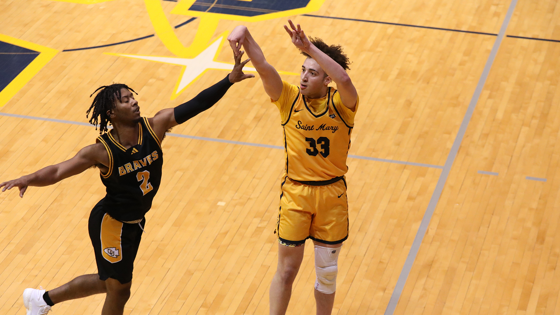 Bonner Has 22-Points With Seven Threes in Win Over Avila