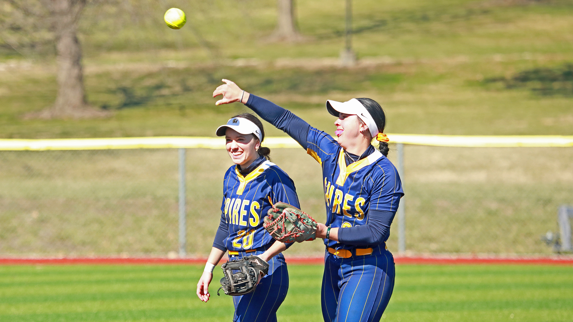 Softball Jumps Into Fifth Place After Splitting with Friends